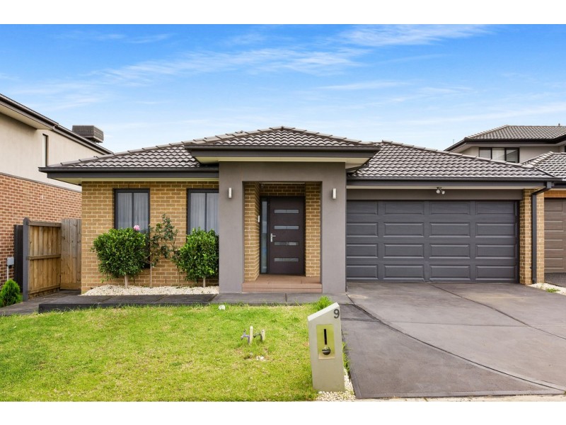 9 Trueman Street, Cranbourne West VIC 3977