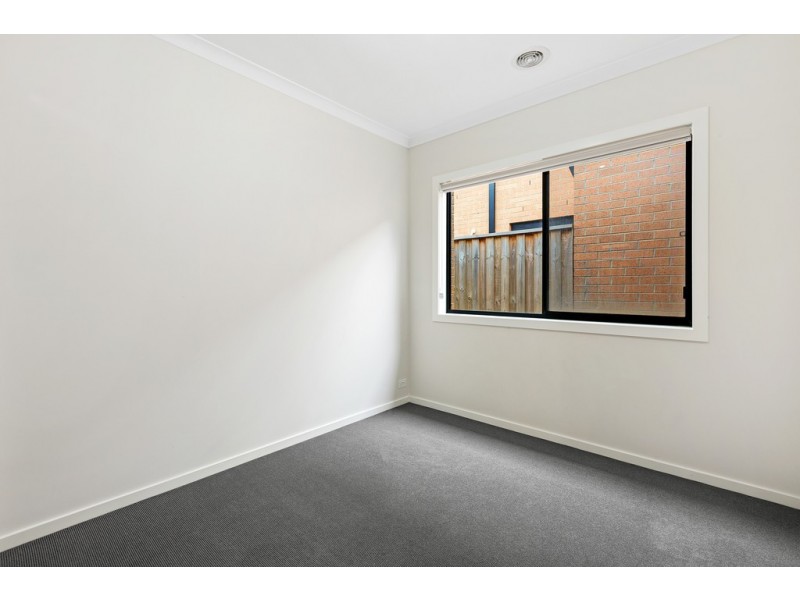 9 Trueman Street, Cranbourne West VIC 3977