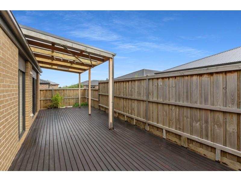 9 Trueman Street, Cranbourne West VIC 3977