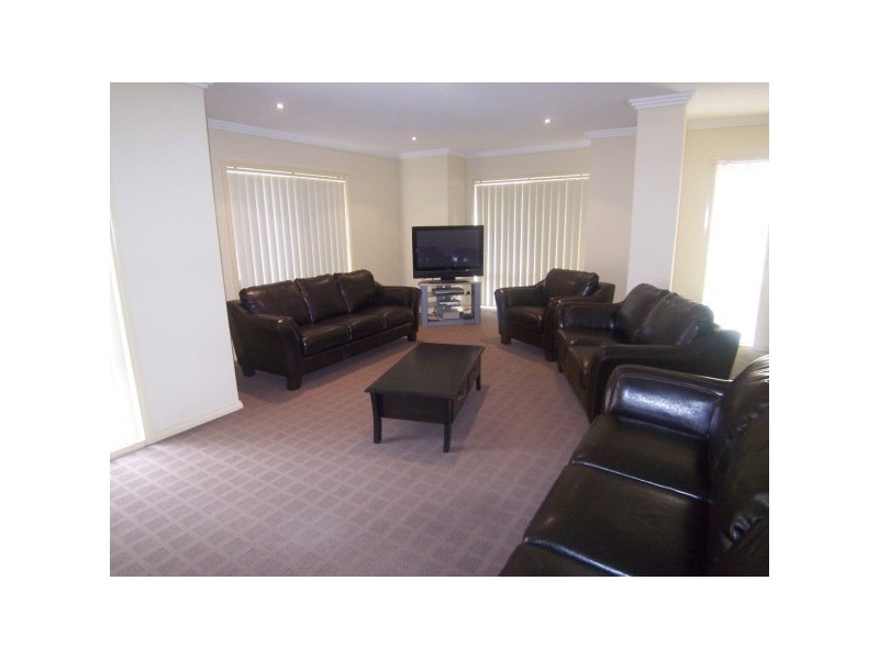 44 Chardonnay Drive, Skye VIC 3977