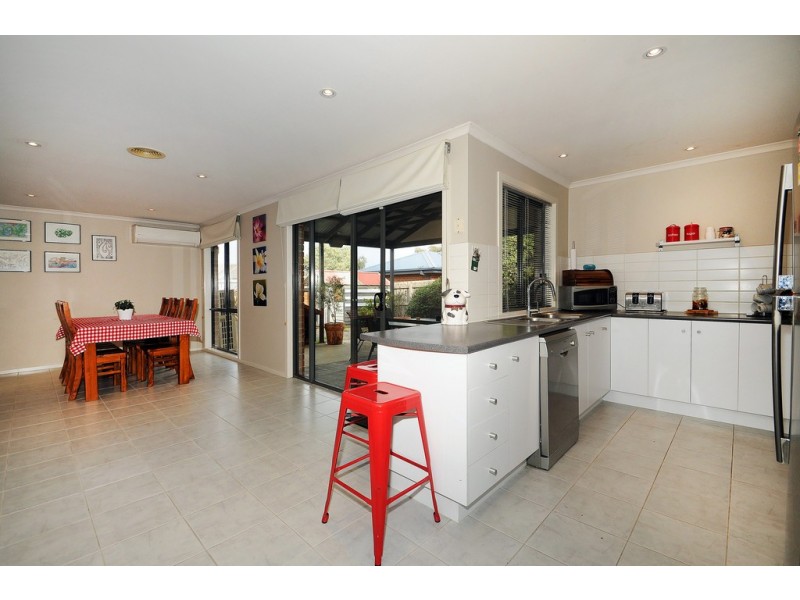 13 Ferndown Drive, Cranbourne VIC 3977