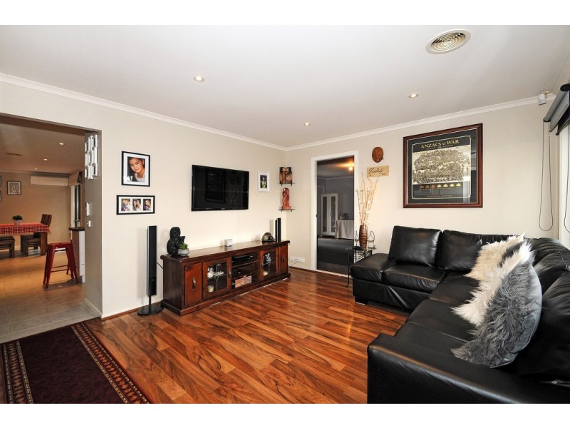 13 Ferndown Drive, Cranbourne VIC 3977