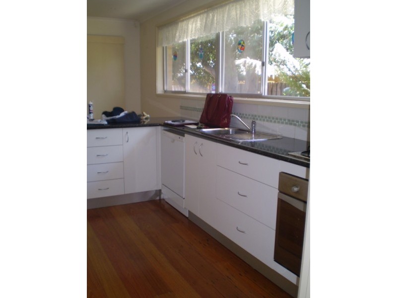 8 Wolsley Avenue, Frankston VIC 3199