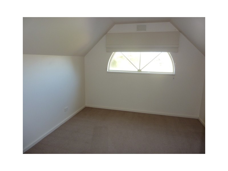 4/18 Malcolm Road, Langwarrin VIC 3910