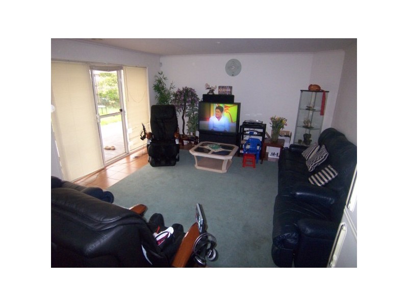 16  Manchester Drive, Skye VIC 3977