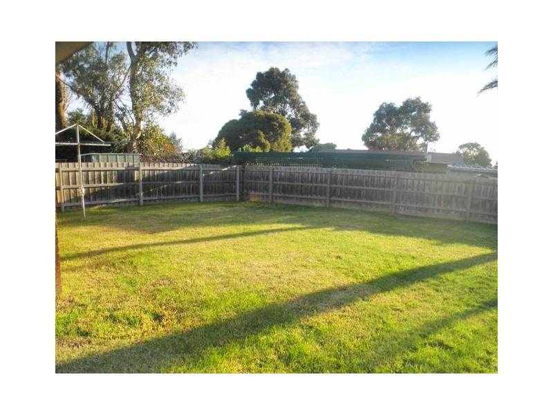 11 Sitella Court, Carrum Downs VIC 3201