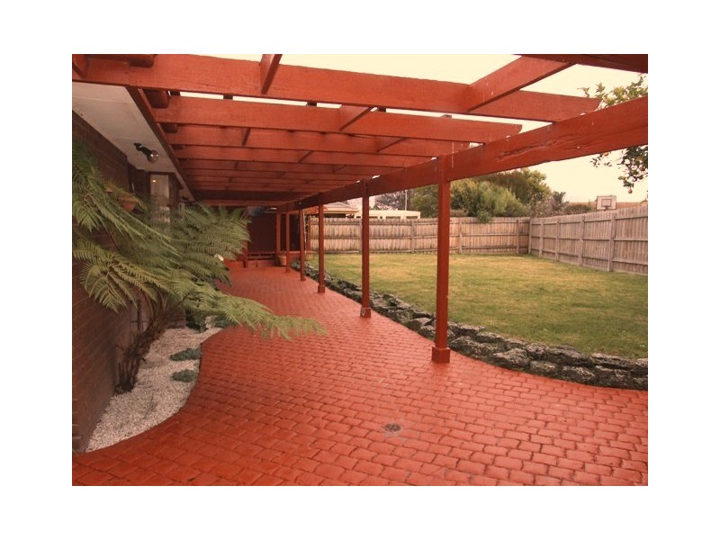 17 Spoonbill Court, Carrum Downs VIC 3201