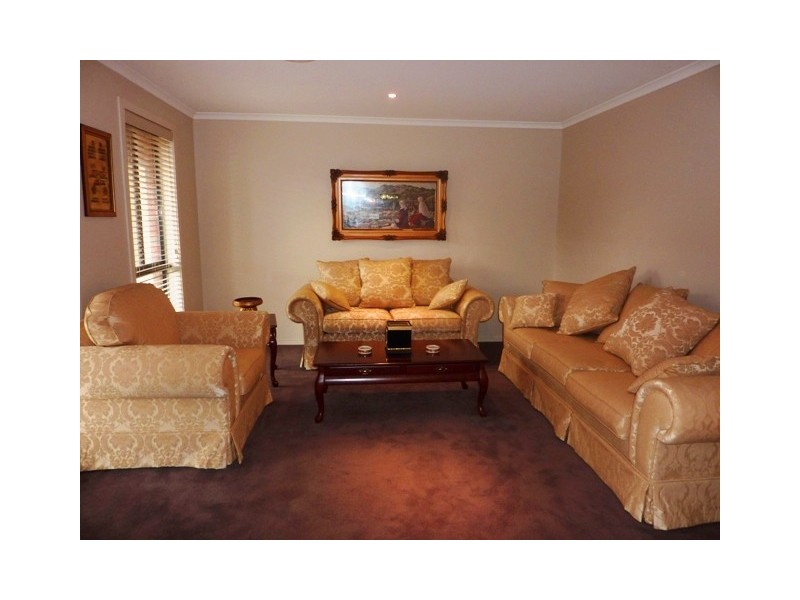 6 Sandalwood Grove, Carrum Downs VIC 3201