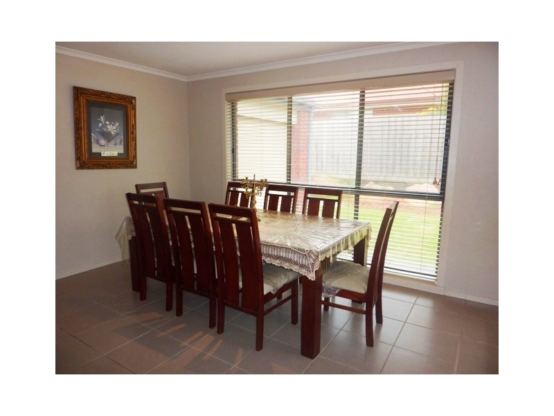 6 Sandalwood Grove, Carrum Downs VIC 3201