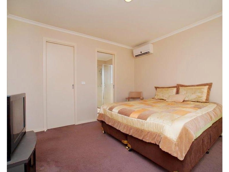 6 Sandalwood Grove, Carrum Downs VIC 3201