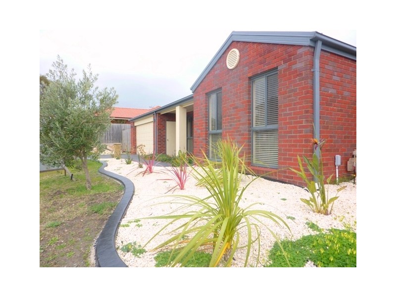 6 Sandalwood Grove, Carrum Downs VIC 3201