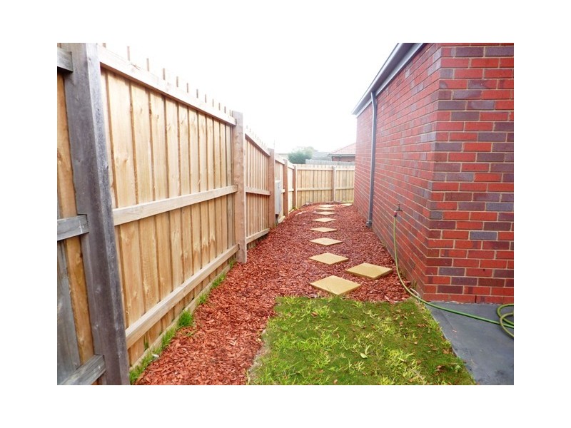 6 Sandalwood Grove, Carrum Downs VIC 3201