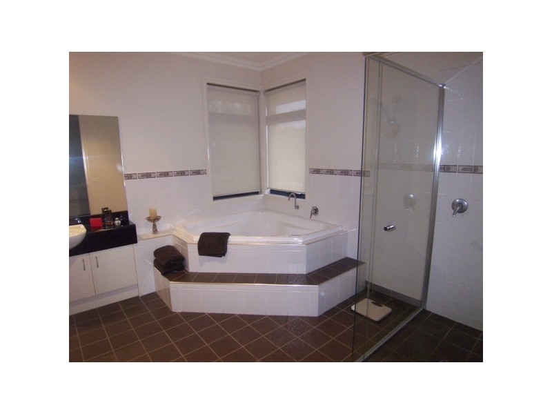 15 O’Keefe Terrace, Sandhurst VIC 3977