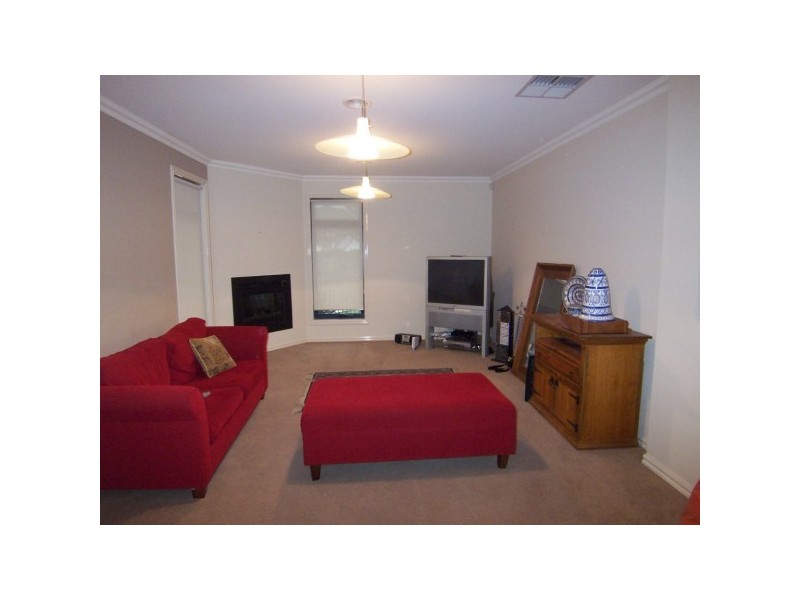 15 O’Keefe Terrace, Sandhurst VIC 3977