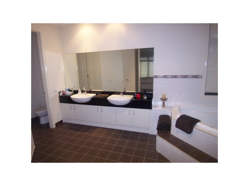 15 O’Keefe Terrace, Sandhurst VIC 3977