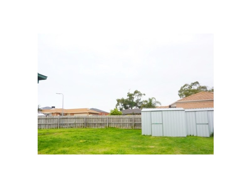 6 Chapman Street, Carrum Downs VIC 3201