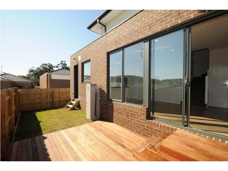 8 Butina Crest, Pakenham VIC 3810