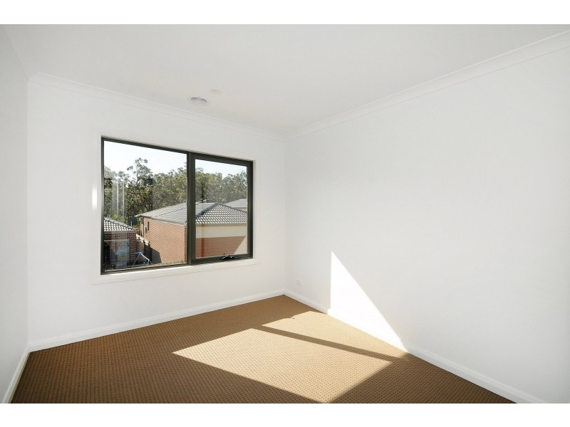8 Butina Crest, Pakenham VIC 3810