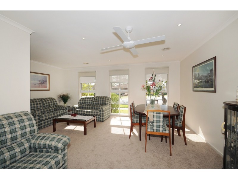 60 Maple Street, Seaford VIC 3198