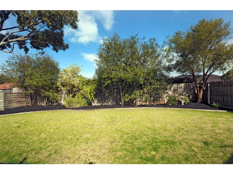 60 Maple Street, Seaford VIC 3198