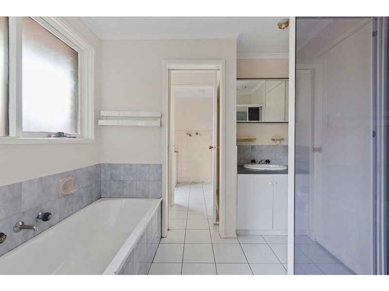 4 Derby Court, Carrum Downs VIC 3201