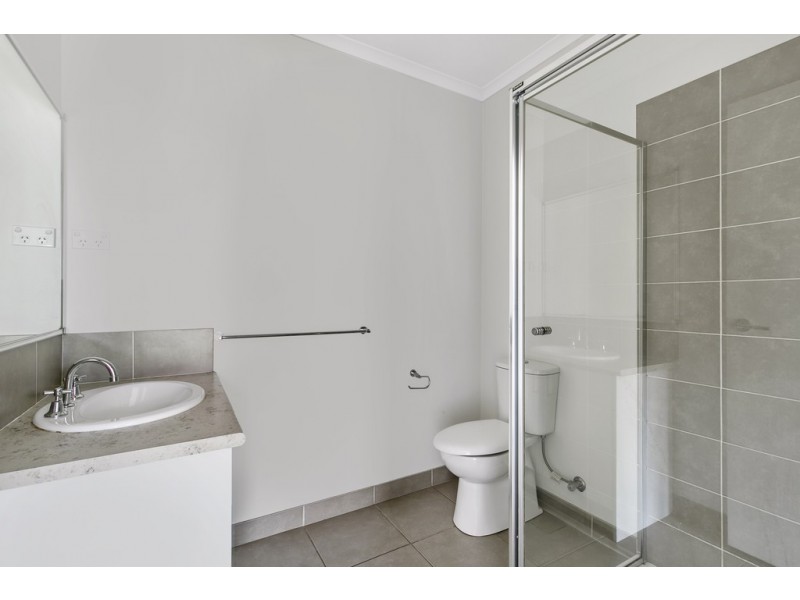 17/105 McMahons Road, Frankston VIC 3199