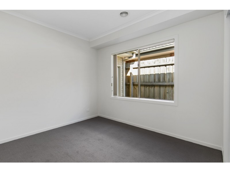 17/105 McMahons Road, Frankston VIC 3199