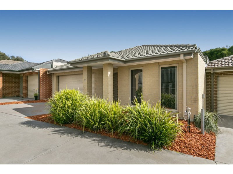 17/105 McMahons Road, Frankston VIC 3199