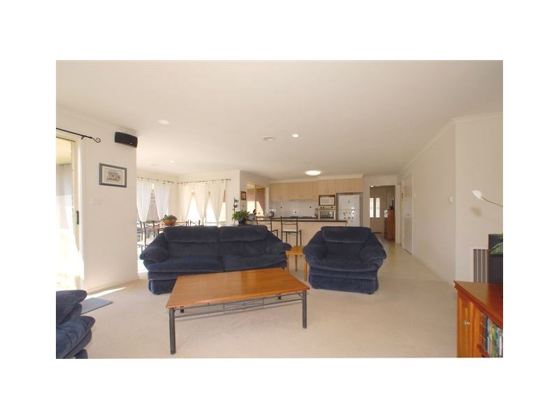 105 MAPLE STREET, Seaford VIC 3198