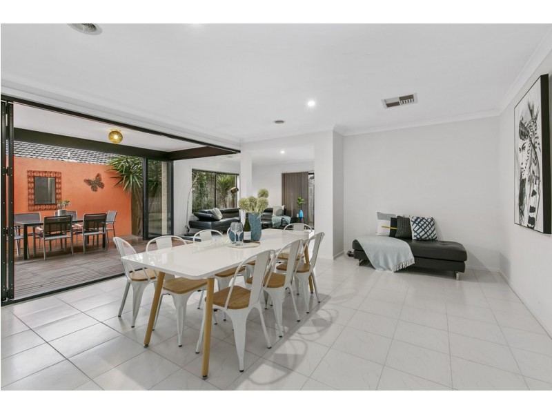 14 Trafford Road, Carrum Downs VIC 3201