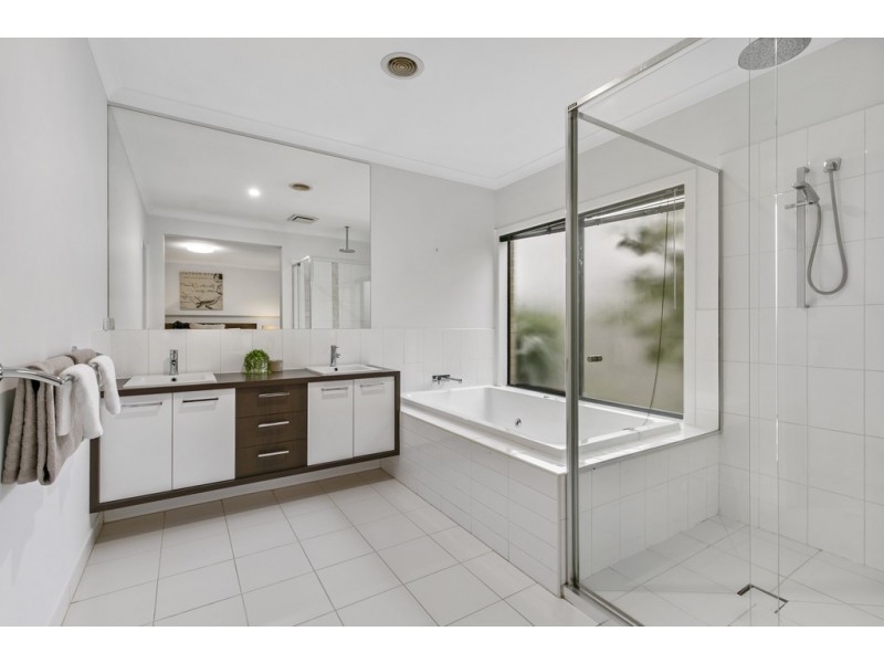 14 Trafford Road, Carrum Downs VIC 3201