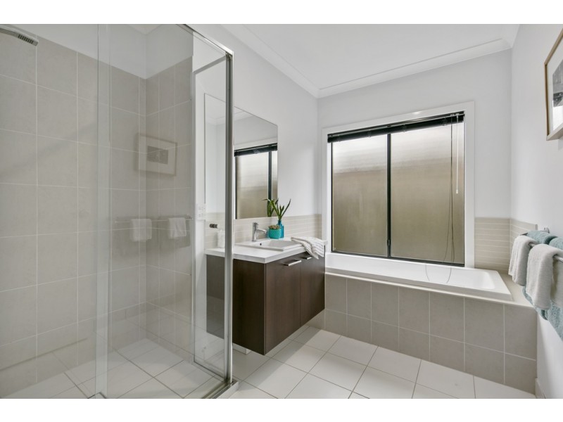 14 Trafford Road, Carrum Downs VIC 3201