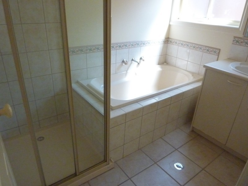 16 Creighton Way, Mornington VIC 3931