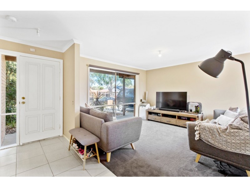 11 Deborah Court, Skye VIC 3977