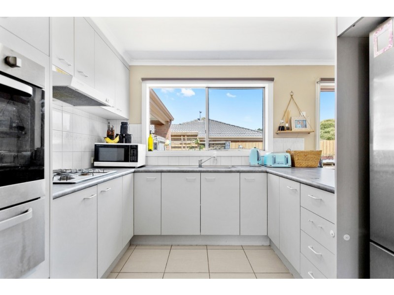 11 Deborah Court, Skye VIC 3977
