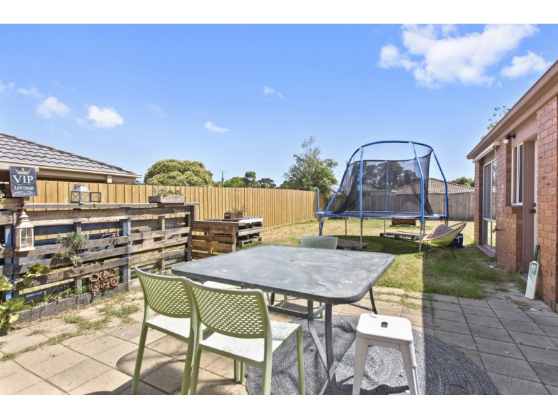11 Deborah Court, Skye VIC 3977