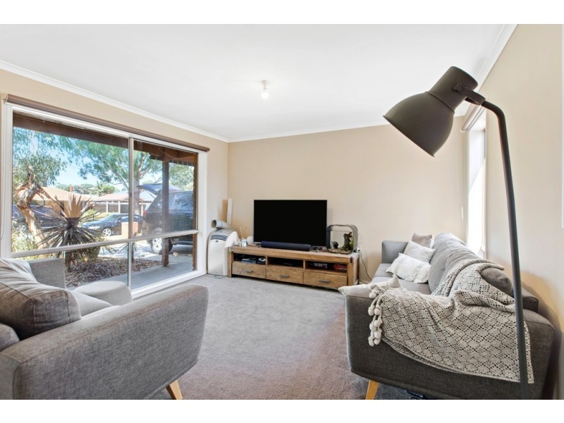 11 Deborah Court, Skye VIC 3977