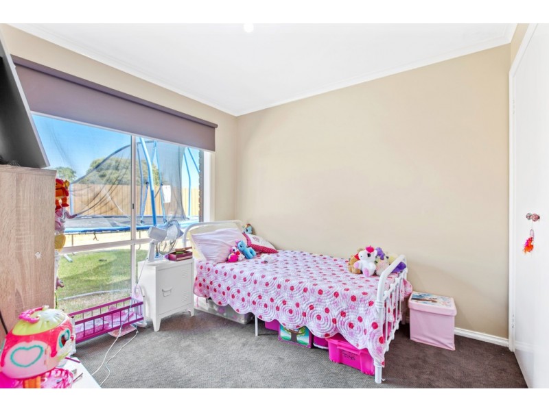 11 Deborah Court, Skye VIC 3977