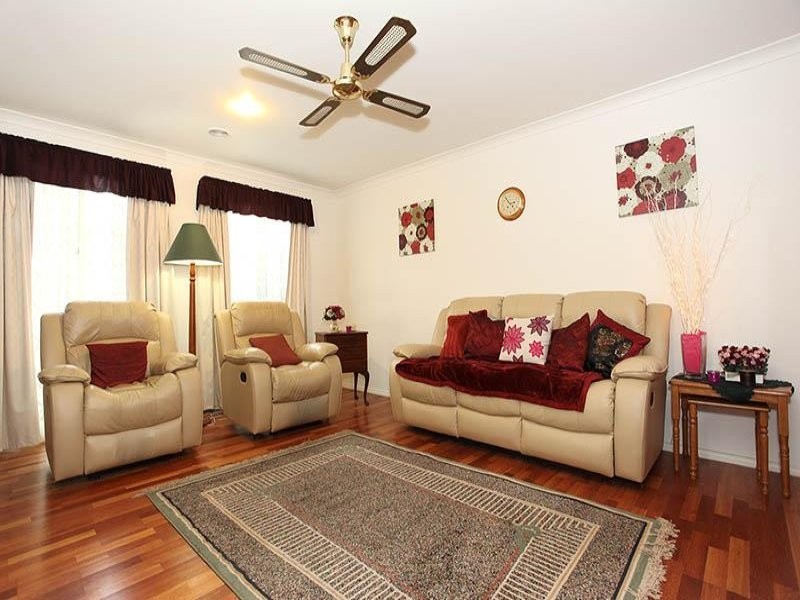 3 Lisa Beth Mews, Skye VIC 3977