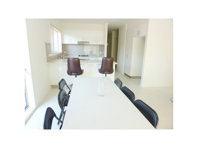 13/104 Broderick Road, Carrum Downs VIC 3201