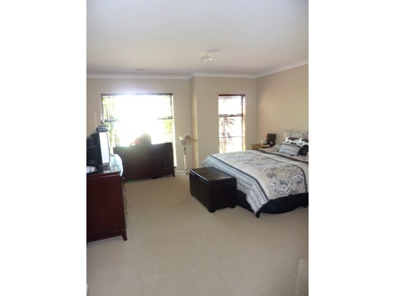 40 Diamond Parade, Skye VIC 3977