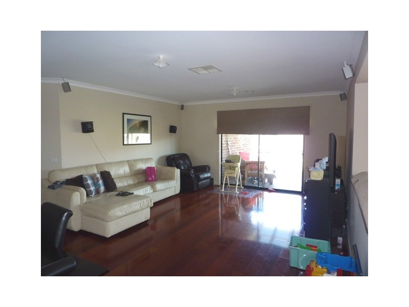 40 Diamond Parade, Skye VIC 3977