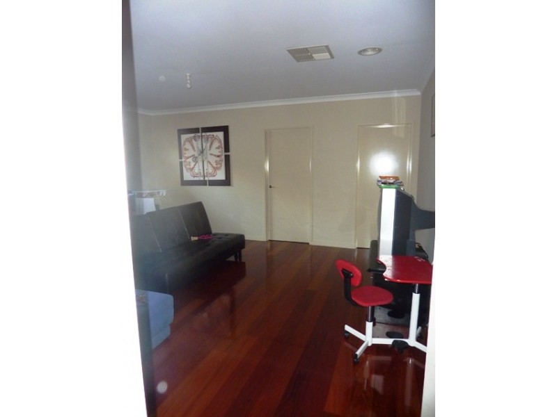 40 Diamond Parade, Skye VIC 3977