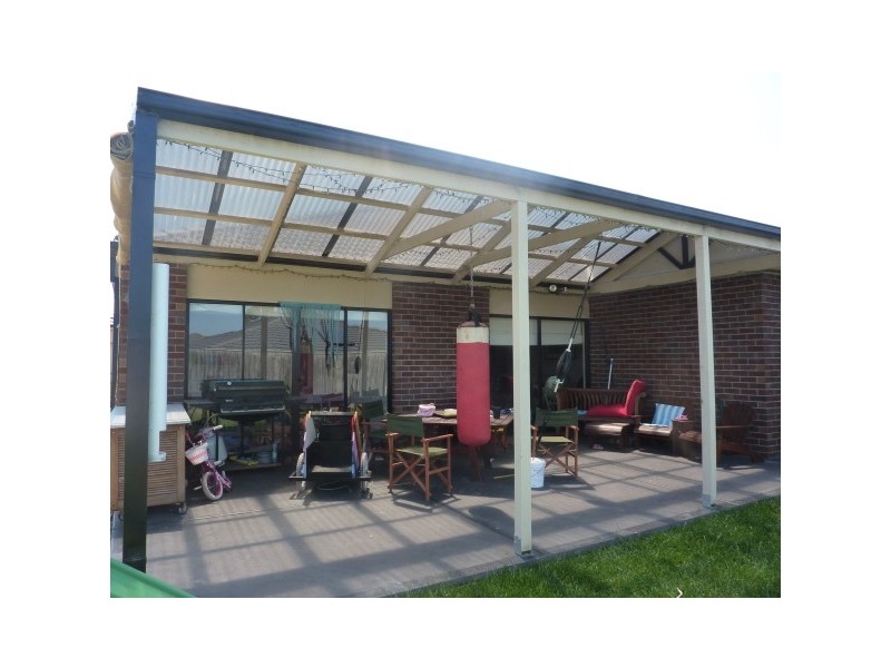 40 Diamond Parade, Skye VIC 3977