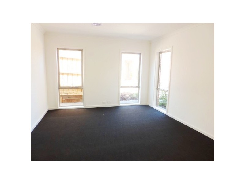 4/35 Lily Way, Skye VIC 3977