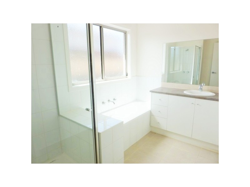 4/35 Lily Way, Skye VIC 3977