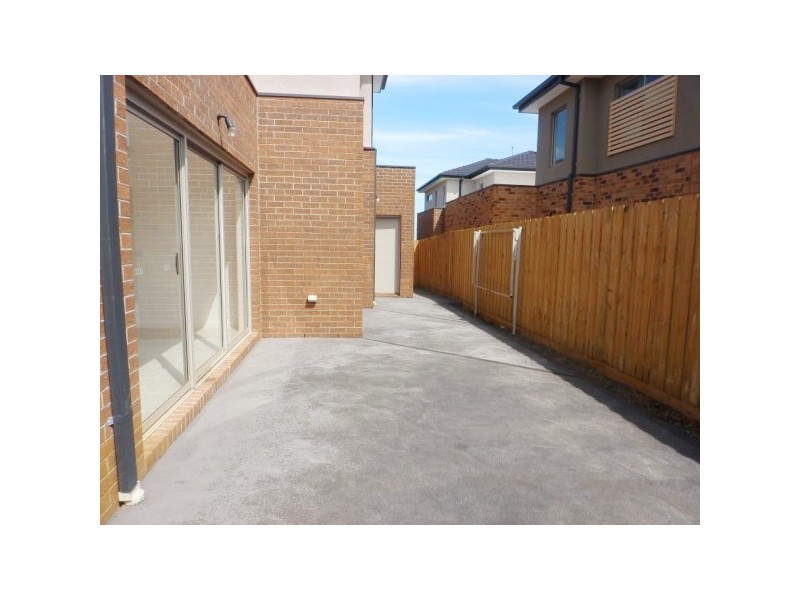 4/35 Lily Way, Skye VIC 3977