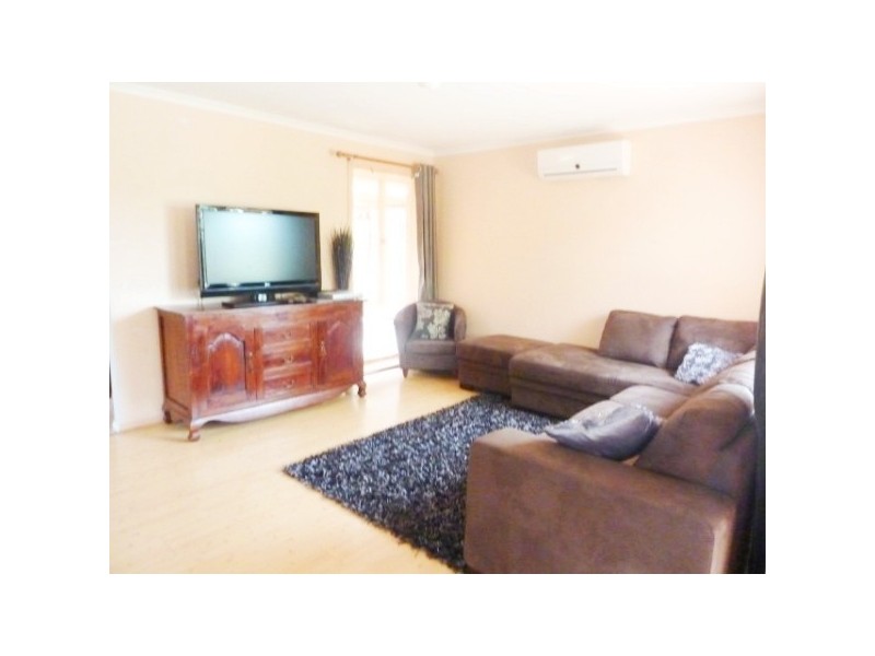 9 Hutchins Way, Skye VIC 3977