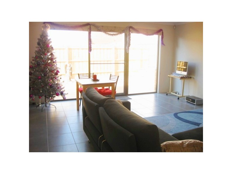 2/15 Brunnings Road, Carrum Downs VIC 3201