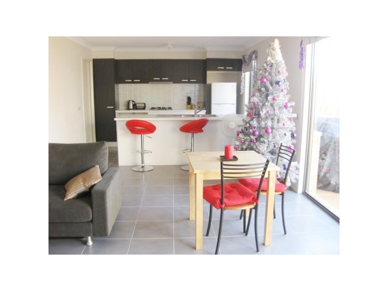 2/15 Brunnings Road, Carrum Downs VIC 3201